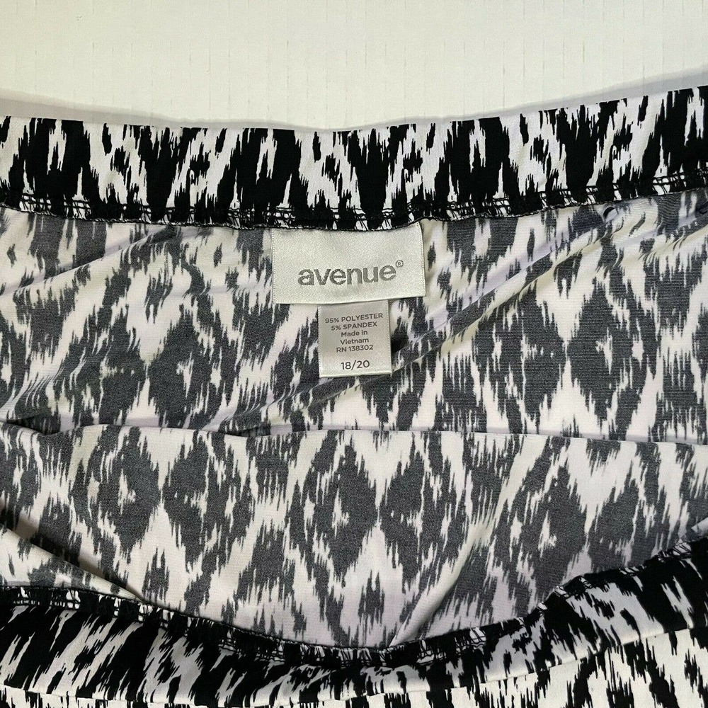 Avenue Women's Black & White Patterned Lightweight Stretch Full Skirt Size 18/20 - Picture 6 of 8